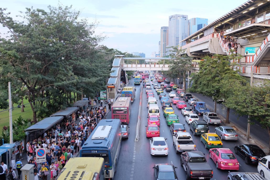 Bangkok Haftasonu Pazarına Gidiş