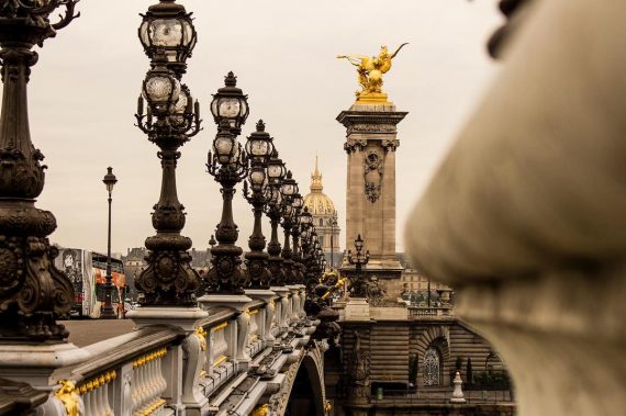 pariste gezilecek alternatif yerler - pont alexander 3