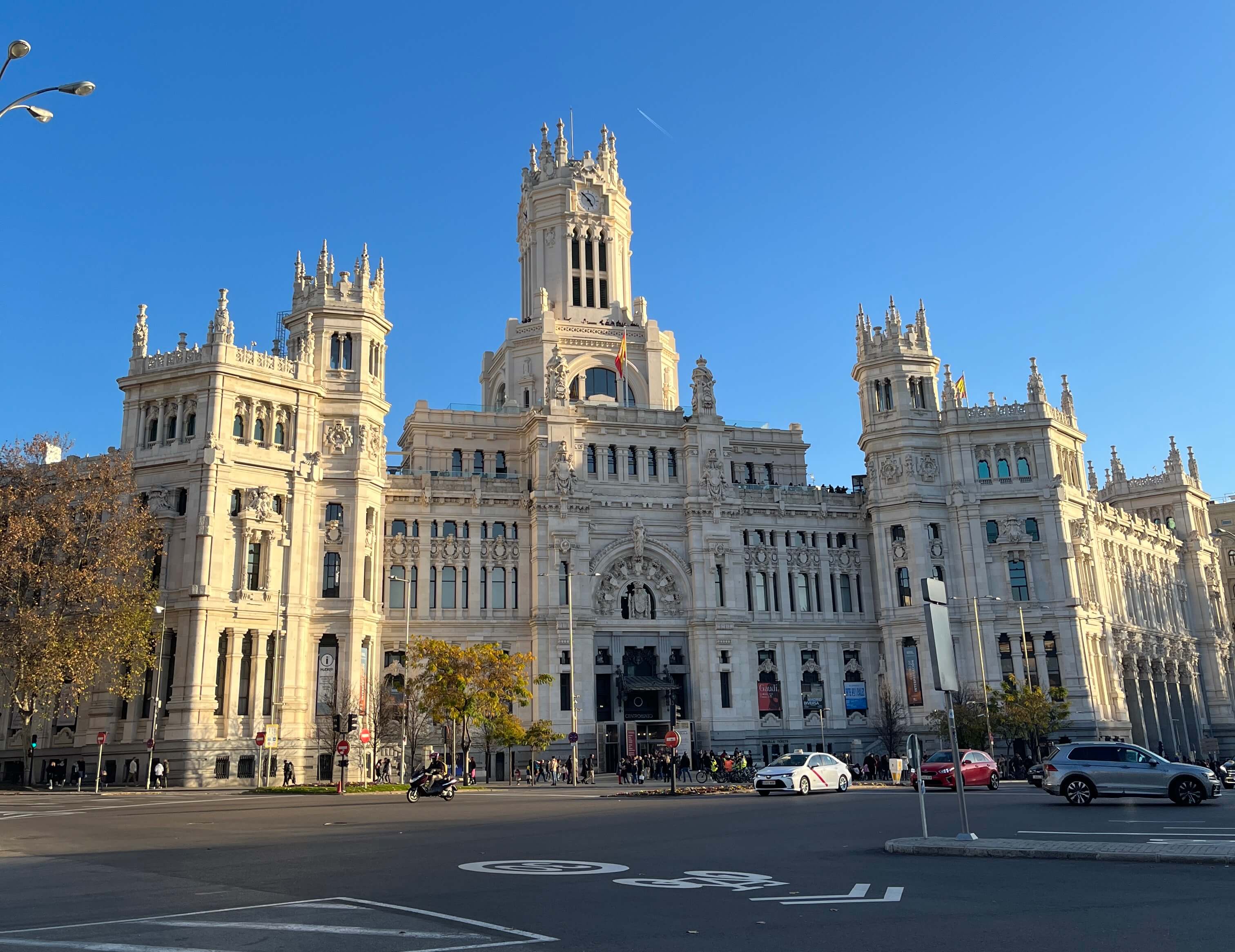 Madrid'de Gezilecek Yerler- Plaza de Cibeles